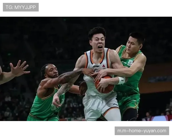 布罗金顿无球跑动拉扯空间 为莫兰德创造顺下机会 布罗金顿无球跑动拉扯空间 为莫兰德创造顺下机会