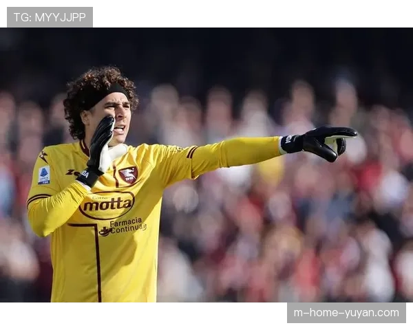 墨西哥奥乔亚回归坐镇门线，40岁老将经验成后防定海神针